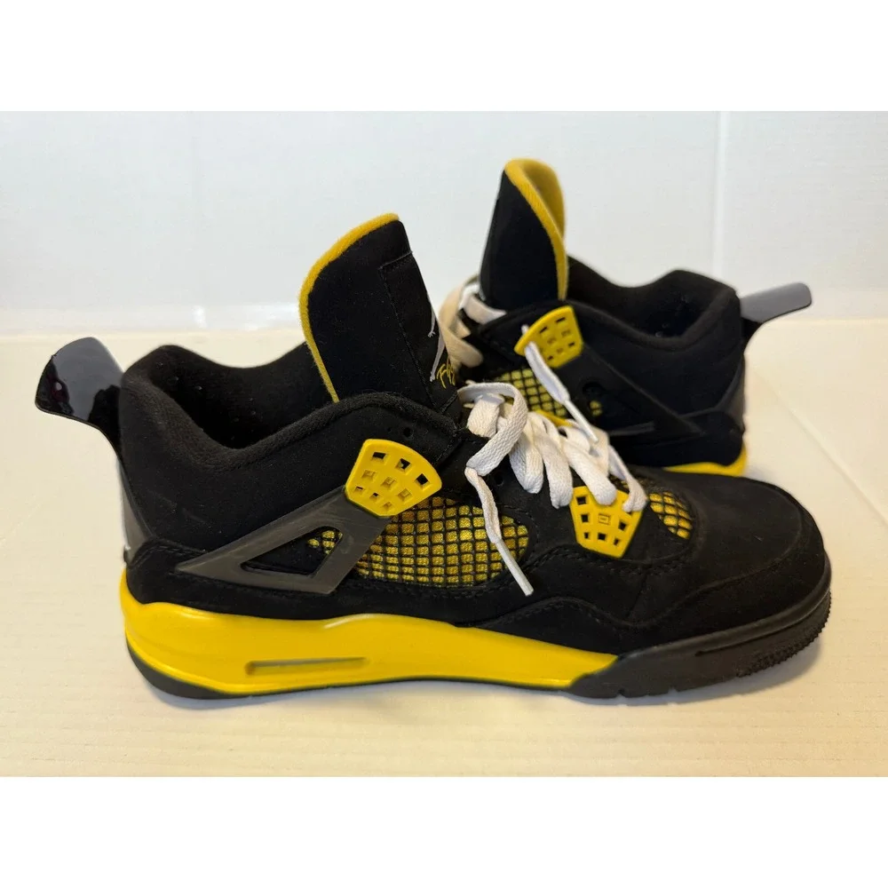 AIR JORDAN Yellow‎ Thunder - Men's Size 8